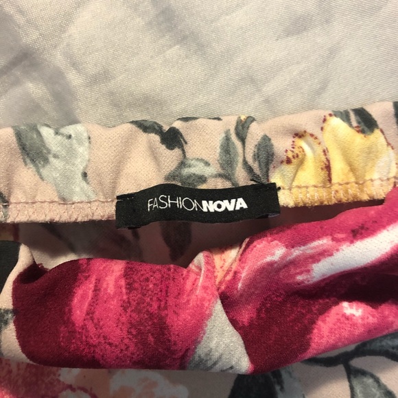 Fashion Nova two-piece floral crop top & skirt set - Picture 5 of 7